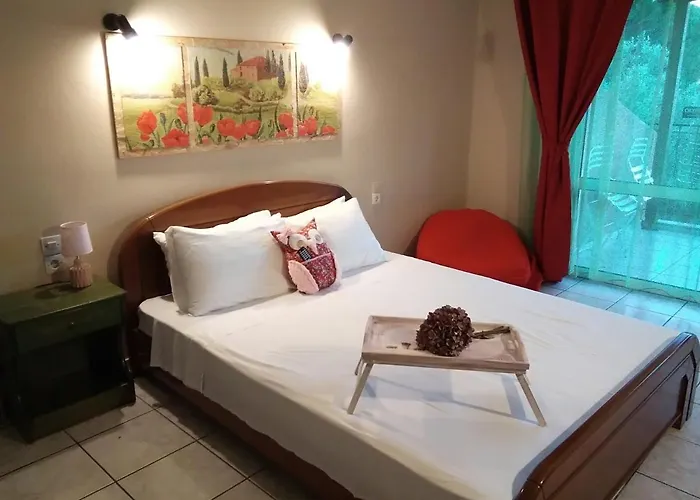 Nikos Victoria Guest house 3*