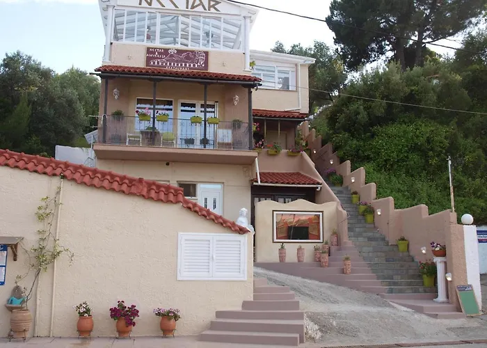 Nikos Victoria Guest house